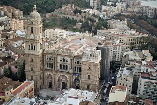 Ilustración de Tres monumentos emblemáticos de Málaga