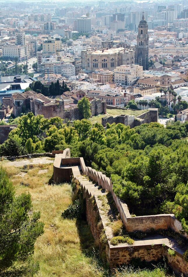 Ilustración de Tres monumentos emblemáticos de Málaga