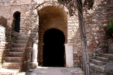 Ilustración de Tres monumentos emblemáticos de Málaga