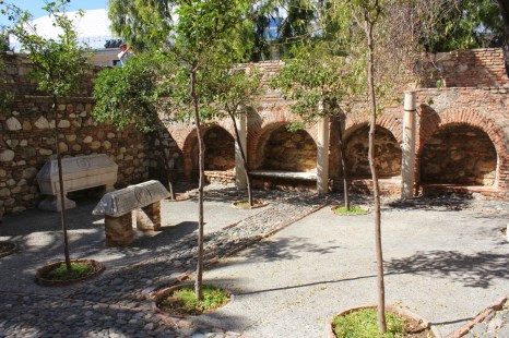 Ilustración de Tres monumentos emblemáticos de Málaga