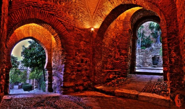 Ilustración de Tres monumentos emblemáticos de Málaga