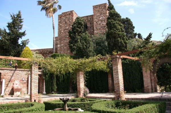 Ilustración de Tres monumentos emblemáticos de Málaga