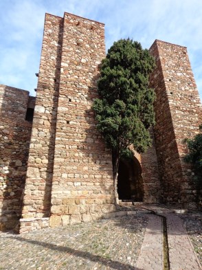 Ilustración de Tres monumentos emblemáticos de Málaga