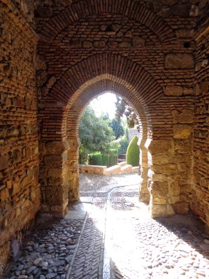 Ilustración de Tres monumentos emblemáticos de Málaga