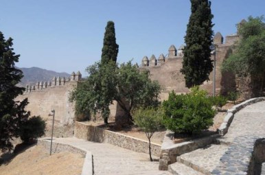 Ilustración de Tres monumentos emblemáticos de Málaga