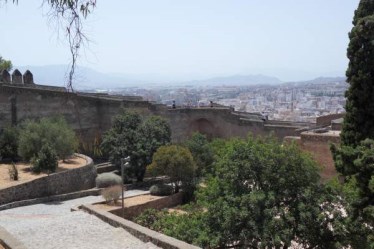 Ilustración de Tres monumentos emblemáticos de Málaga