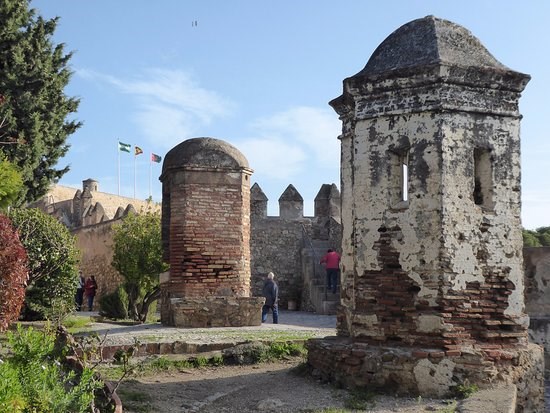 Ilustración de Tres monumentos emblemáticos de Málaga