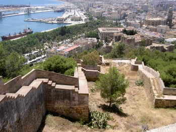 Ilustración de Tres monumentos emblemáticos de Málaga