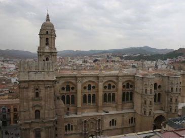 Ilustración de Tres monumentos emblemáticos de Málaga