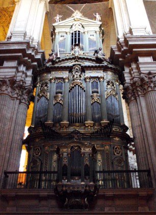 Ilustración de Tres monumentos emblemáticos de Málaga