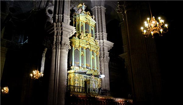Ilustración de Tres monumentos emblemáticos de Málaga