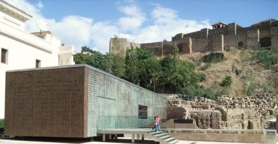 Ilustración de Tres monumentos emblemáticos de Málaga