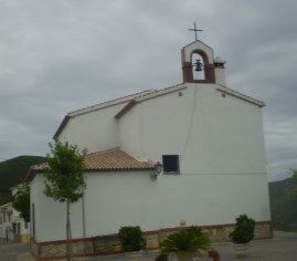 Tiene una ermita pequeña