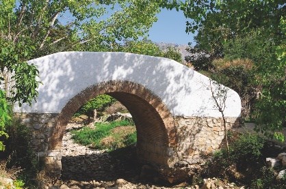 A finales del siglo XX se derribaron el que salvaba el Arroyo del Palancar