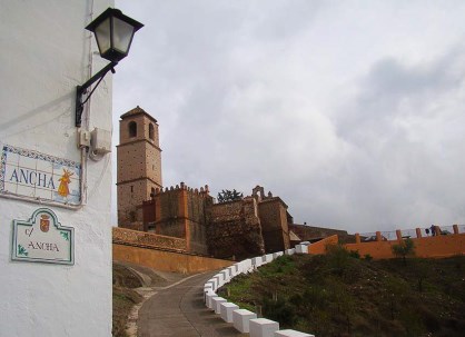 C/ Ancha, desde Plaza Baja de la Despedía, da acceso al Castillo