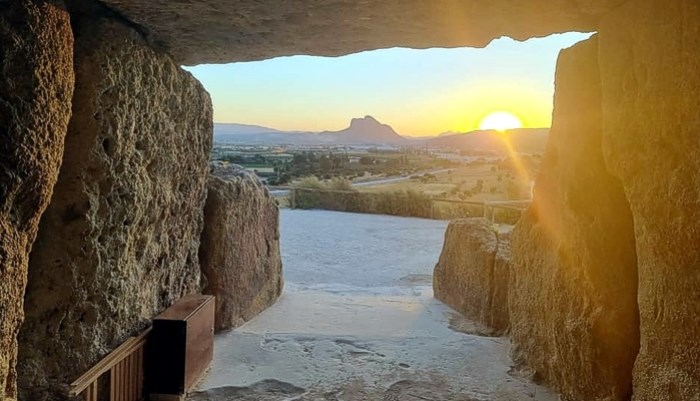 Ilustración de Antequera 2 · Monumentos 1 y 2