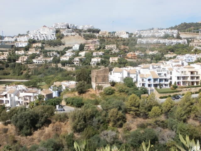 Torre Estéril, en el medio