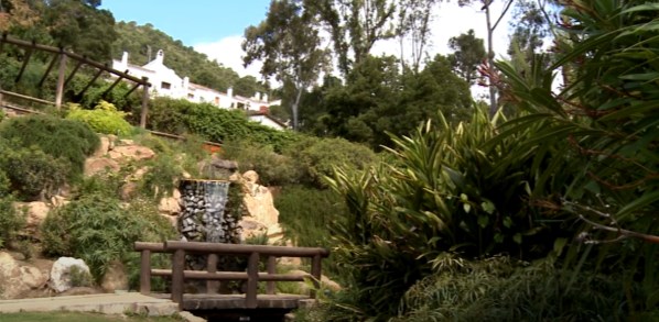 NOTA.-En sendas placas sobre una piedra, la fecha de la inauguiración en 2008