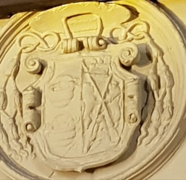 Escudo de Bernardo Manrique, en dos capillas