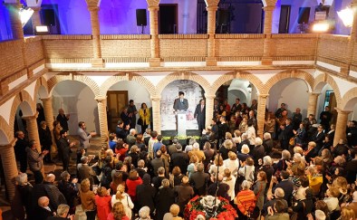Y así lo entendieron quienes llenaban el patio de la Encarnación