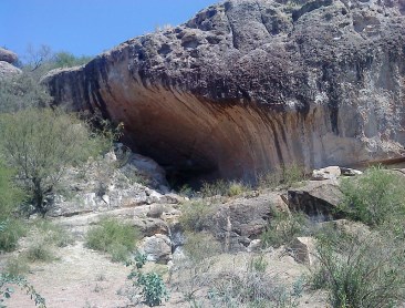 En la Cueva de Las Pulseras