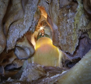 Ilustración de La Cueva de las Estegamitas, en La Araña