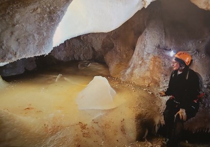 Ilustración de La Cueva de las Estegamitas, en La Araña