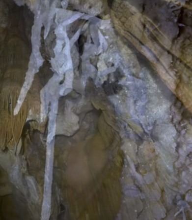 Ilustración de La Cueva de las Estegamitas, en La Araña