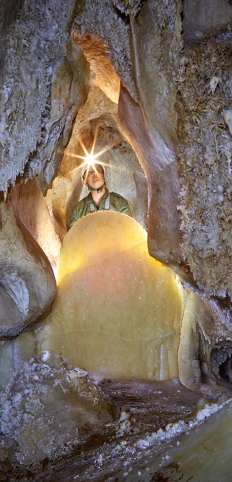 Ilustración de La Cueva de las Estegamitas, en La Araña