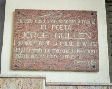Reciciendo el Primer Premio Cervantes de la Historia en 1977