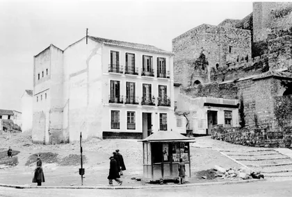 Calle Alcazabilla al Fondo la Alcazaba