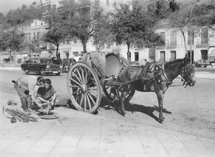 Empleados Municipales en el Saneamiento del Alcantarillado