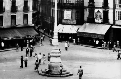 Plaza de la Constitución y Calle Granada