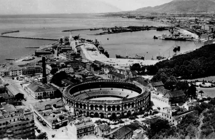 Plaza de Toros y Puerto