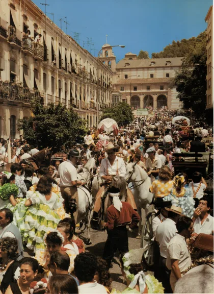 La Multitud, Ante el Santuario de la Victoria