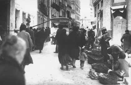 Calle Cisneros