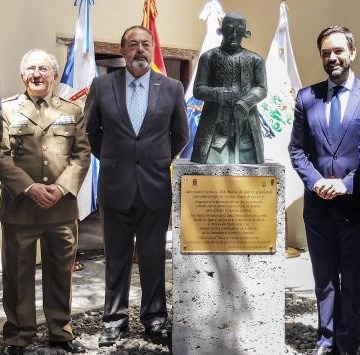Busto en el interior de la Real Casa de la Aduana, donde desempeñó su labor