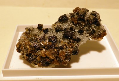 Espinela y Fosforita