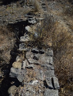 Curso bajo río Guaro, cresta de 250 m