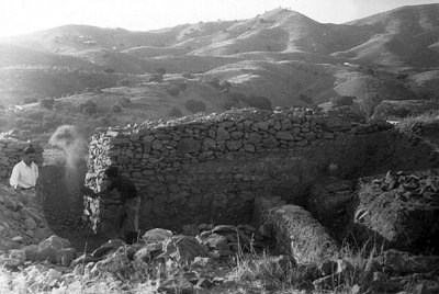 Excavaciones de Manuel Laza en el castillo hacia 1956