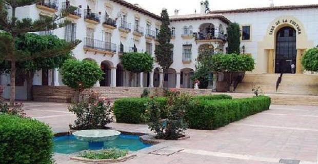 Alberga la Casa de la Cultura