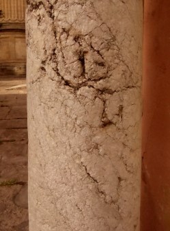 Patio de las Cadenas