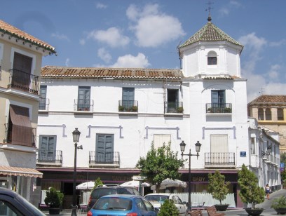 Casa de los Granadinos (palacio Beniel al fondo)
